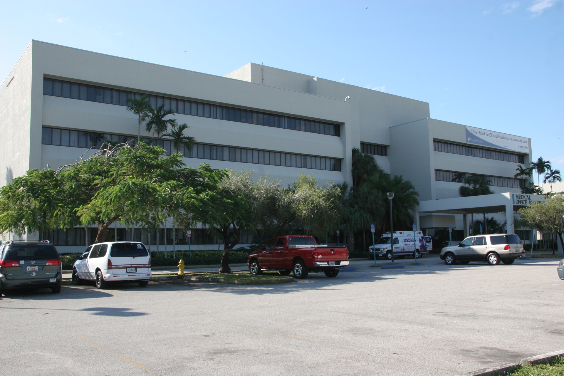 A Woman's Health Center - North Shore Hospital (medical building)
